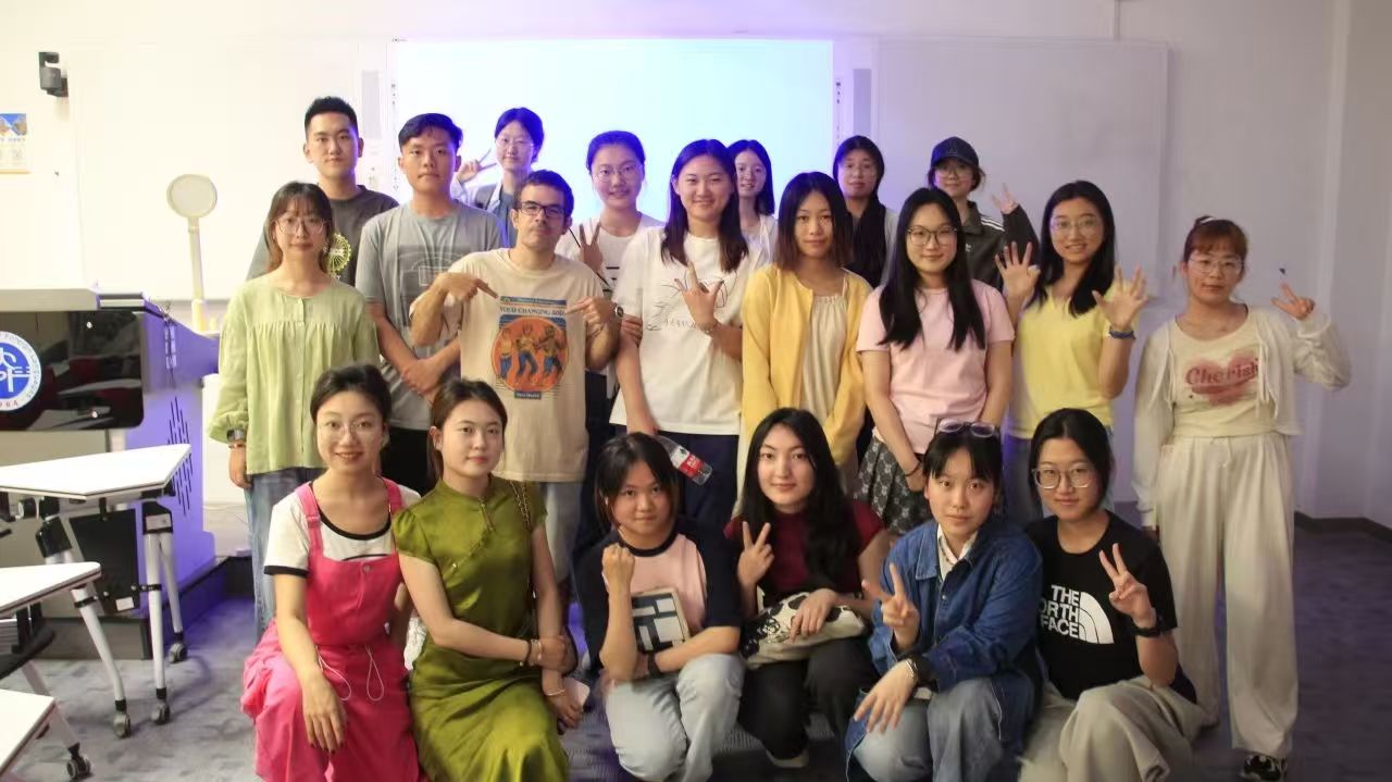 欧洲语言学院举办西语工作坊活动